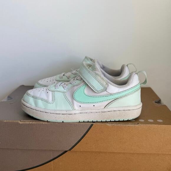 Nike Court Borough Low ‘Barely Green’ Kids Sneakers - SZ 13 C - Picture 4 of 13